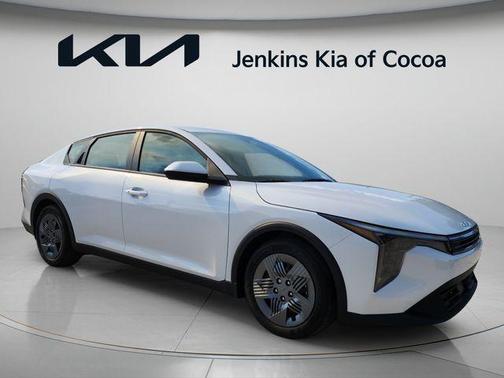 White Pearl 2026 Kia K4 LX