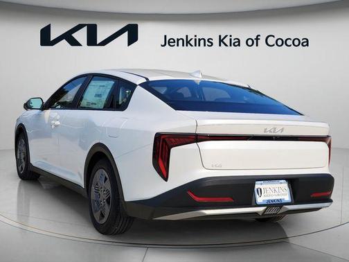 White Pearl 2026 Kia K4 LX