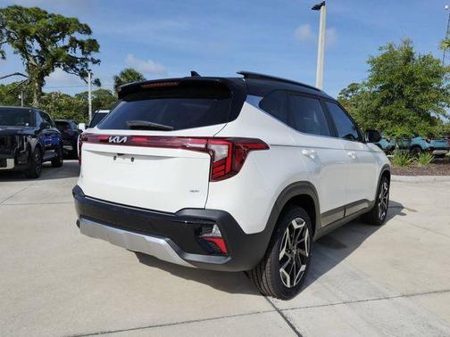 Clear White / Black Roof 2026 Kia Seltos SX