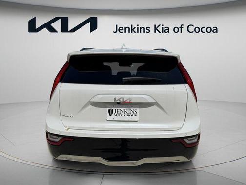 White Pearl 2026 Kia Niro EV Wave
