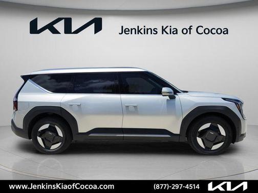 Ivory Silver 2026 Kia EV9 Wind