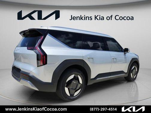 Ivory Silver 2026 Kia EV9 Wind