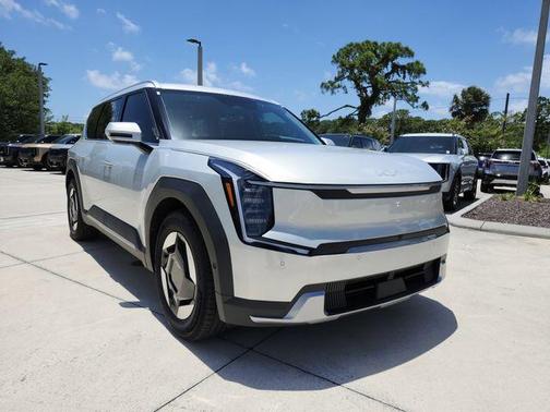 Ivory Silver 2026 Kia EV9 Wind