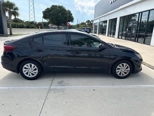Phantom Black 2020 Hyundai ELANTRA SE