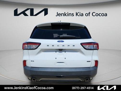 Oxford White 2022 Ford Escape SE