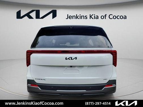 White Pearl 2026 Kia Carnival Hybrid SX