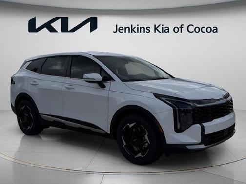 White Pearl 2026 Kia Sportage EX