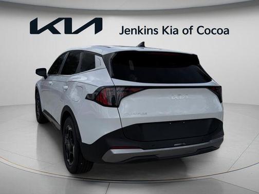 White Pearl 2026 Kia Sportage EX
