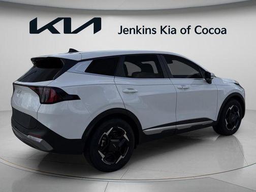 White Pearl 2026 Kia Sportage EX