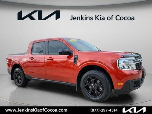 Chili Pepper Red 2024 Ford Maverick Lariat