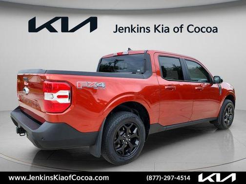 Chili Pepper Red 2024 Ford Maverick Lariat