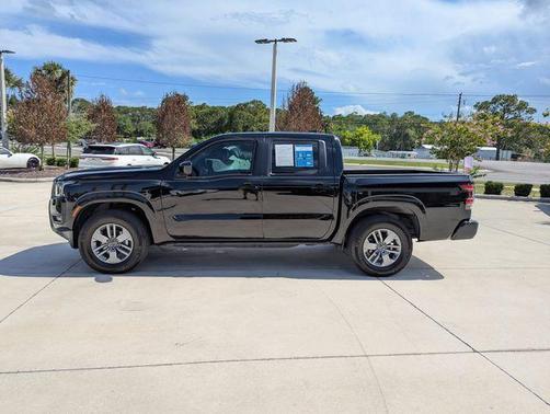 Black 2025 Nissan Frontier SV