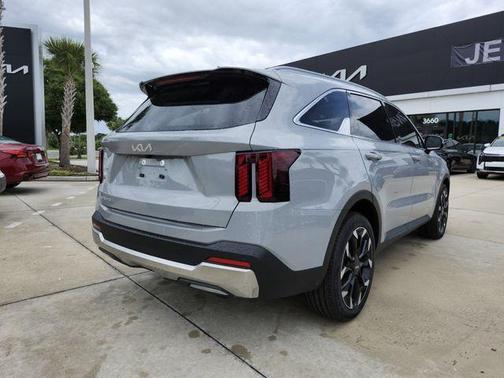 Wolf Gray 2026 Kia Sorento SX
