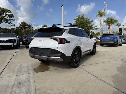 Glacial White Pearl 2026 Kia Sportage EX