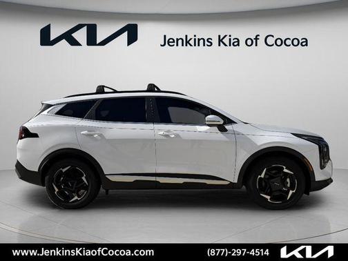 Glacial White Pearl 2026 Kia Sportage EX
