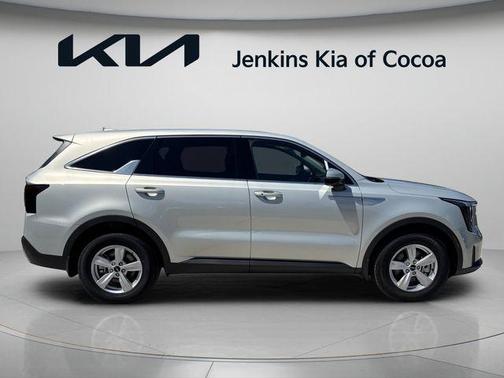 Ivory 2026 Kia Sorento LX