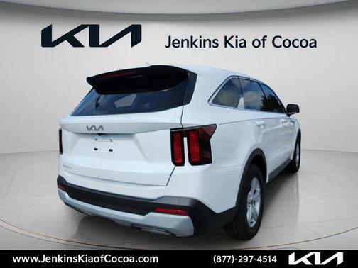 White Pearl 2026 Kia Sorento LX