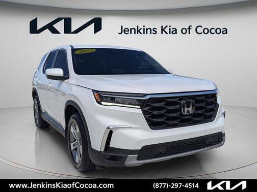 Platinum White Pearl 2023 Honda Pilot EX-L 8-Passenger