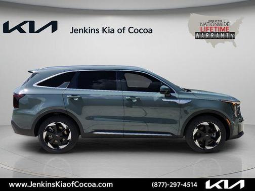 Green 2026 Kia Sorento Hybrid EX