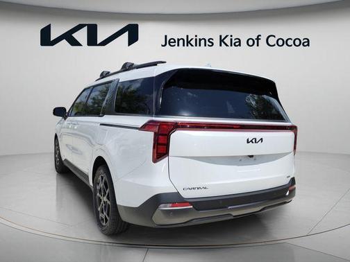 White Pearl 2026 Kia Carnival Hybrid SX