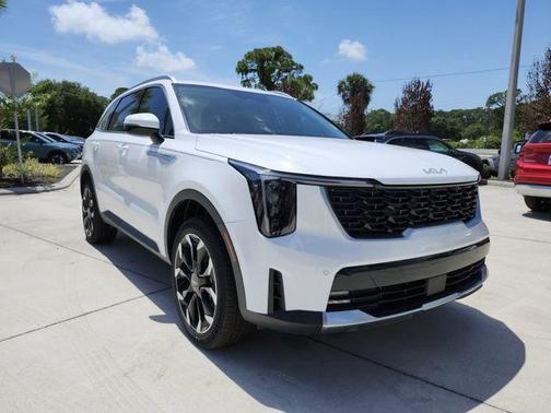 White Pearl 2026 Kia Sorento EX