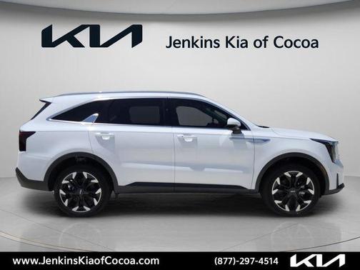 White Pearl 2026 Kia Sorento EX