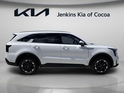 White 2026 Kia Sorento S
