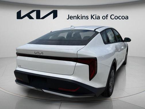 White Pearl 2026 Kia K4 LX