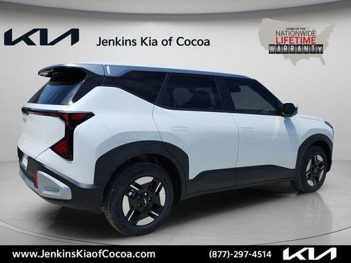 Snow White Pearl 2027 Kia Seltos LX