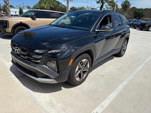 Phantom Black 2025 Hyundai TUCSON SEL Convenience