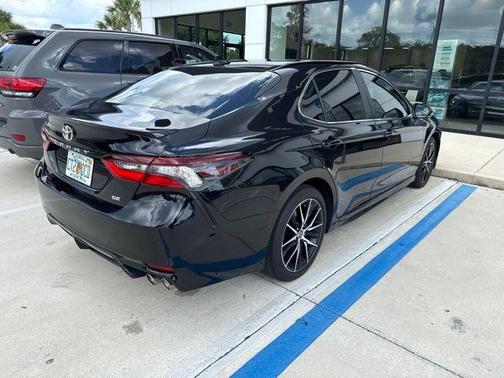 Black 2022 Toyota Camry SE
