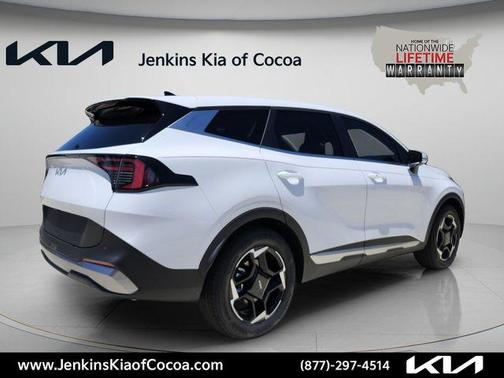 White Pearl 2026 Kia Sportage EX