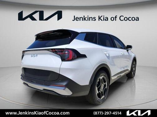 Glacial White Pearl 2026 Kia Sportage EX