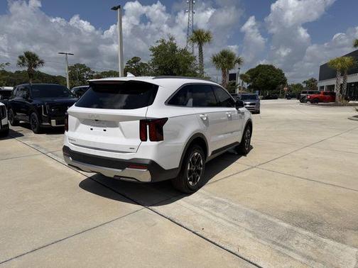 White Pearl 2026 Kia Sorento S