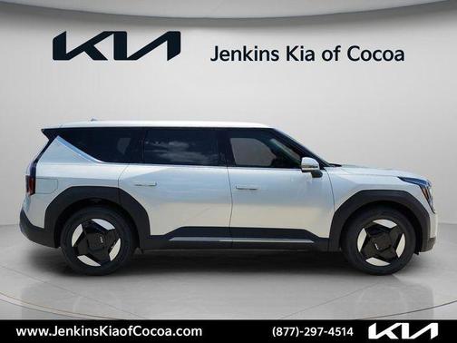 Ivory 2026 Kia EV9 Light Short Range