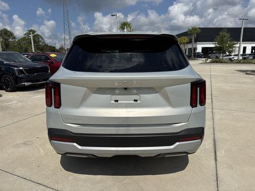 Ivory 2026 Kia Sorento LX
