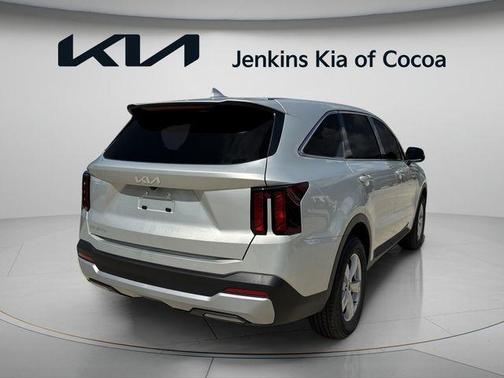 Ivory 2026 Kia Sorento LX