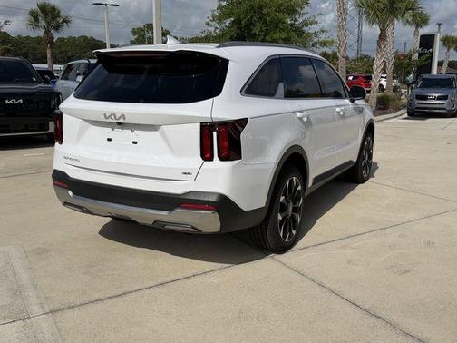 White Pearl 2026 Kia Sorento EX