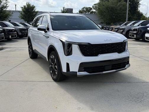 White Pearl 2026 Kia Sorento EX