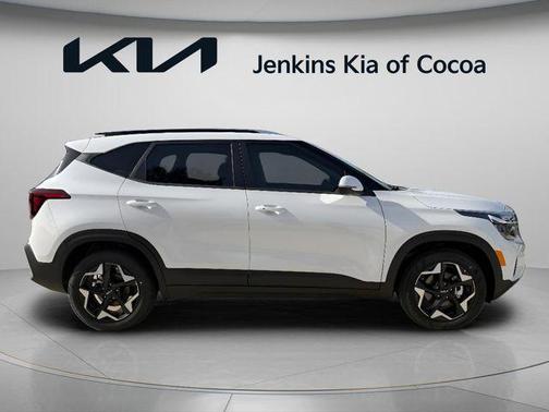 White Pearl 2026 Kia Seltos S