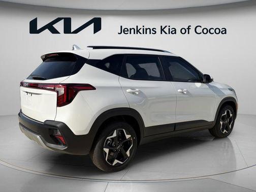 White Pearl 2026 Kia Seltos S