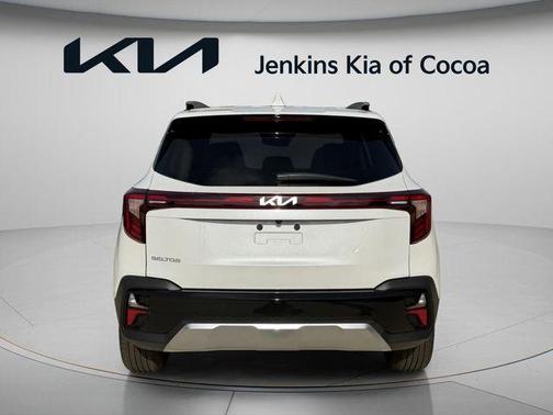 White Pearl 2026 Kia Seltos S
