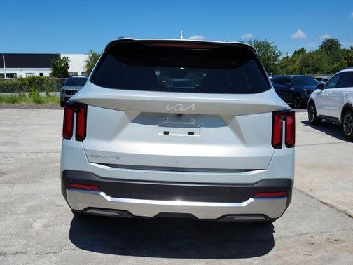 Ivory 2026 Kia Sorento SX