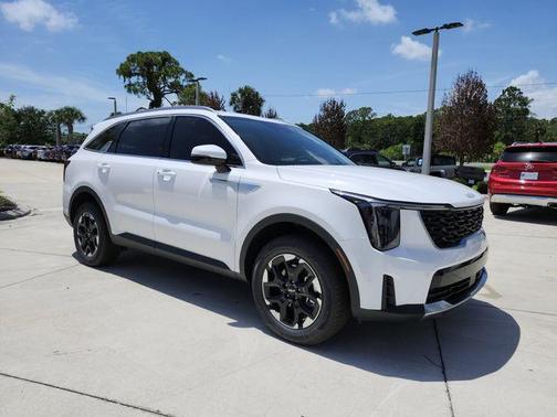 White Pearl 2026 Kia Sorento S