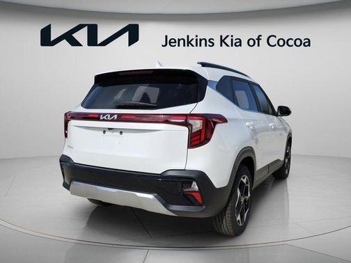 White Pearl 2026 Kia Seltos EX