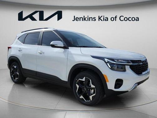 White Pearl 2026 Kia Seltos EX