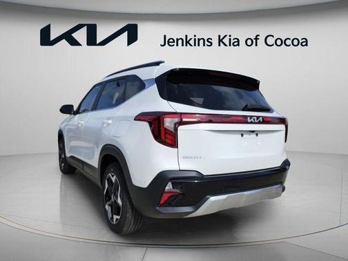 White Pearl 2026 Kia Seltos EX