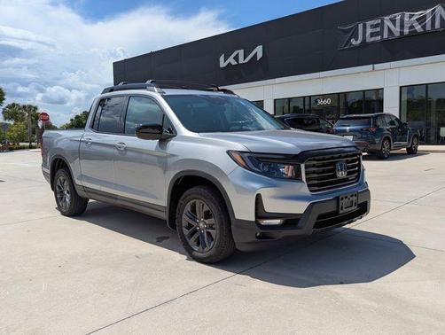 Lunar Silver Metallic 2023 Honda Ridgeline Sport