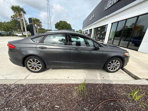 Magnetic 2017 Ford Fusion SE