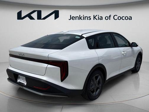 Snow White Pearl 2026 Kia K4 LXS